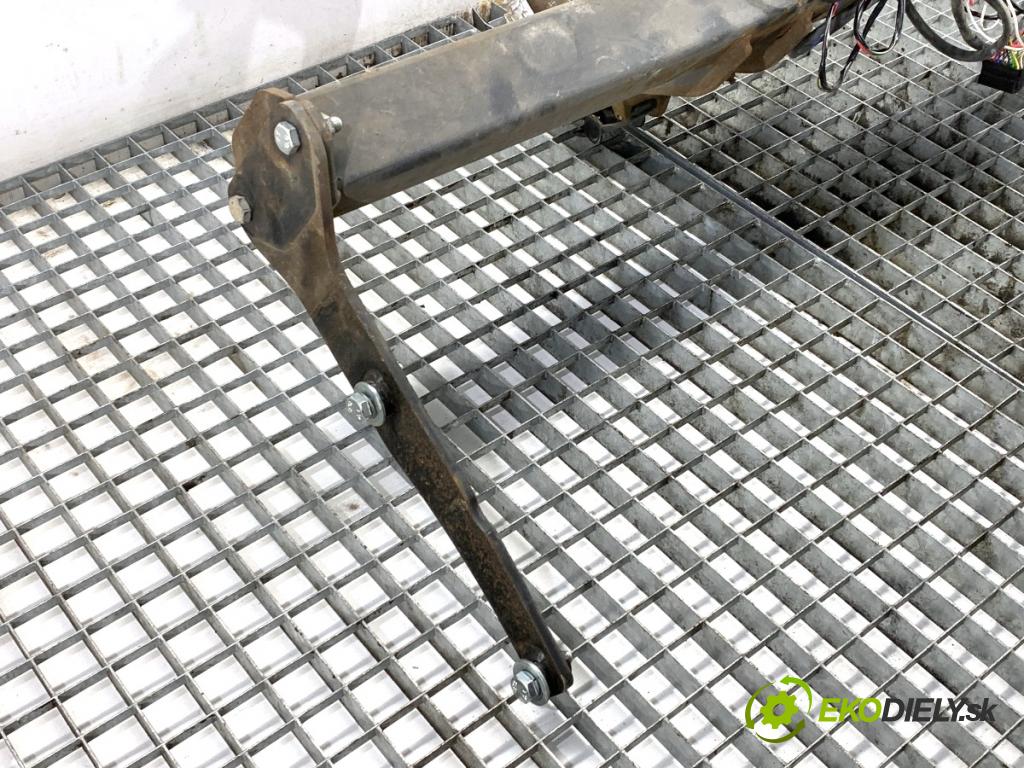 AUDI A4 B9 Kombi 2018 140 kW 2.0 TDI quattro 1968 Hák ťažné zariadenie  (Ťažné zariadenie)