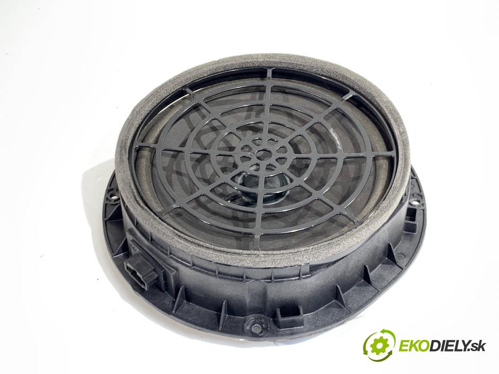 AUDI A4 B9 Kombi 2018 140 kW 2.0 TDI quattro 1968 reproduktory 8W5035411 8W5035399