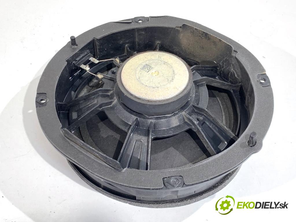 AUDI A4 B9 Kombi 2018 140 kW 2.0 TDI quattro 1968 reproduktory 8W5035411 8W5035399