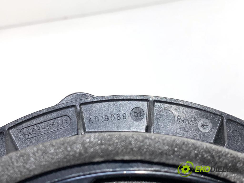 AUDI A4 B9 Kombi 2018 140 kW 2.0 TDI quattro 1968 reproduktory 8W5035411 8W5035399