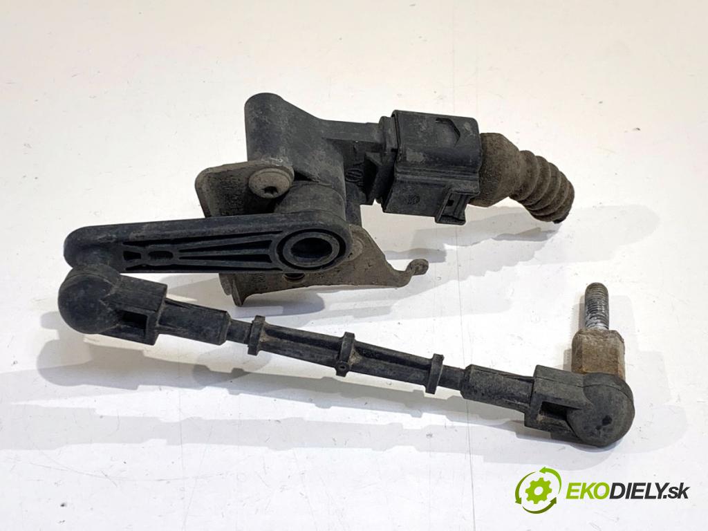 AUDI A4 B9 Kombi 2018 140 kW 2.0 TDI quattro 1968 snímač ÚROVEŇ: XENON zadní část levý 4M0907503