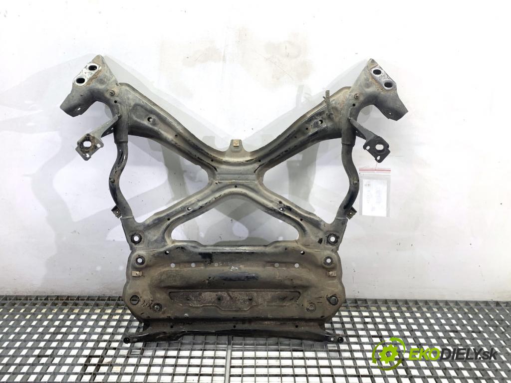 AUDI A4 B9 Kombi 2018 140 kW 2.0 TDI quattro 1968 výztuha pod motor  (Přední výztuha)