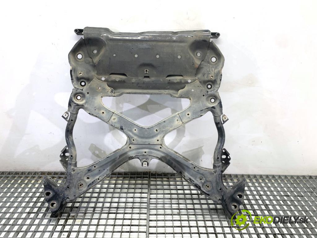 AUDI A4 B9 Kombi 2018 140 kW 2.0 TDI quattro 1968 Výstuha pod Motor  (Výstuha predná)