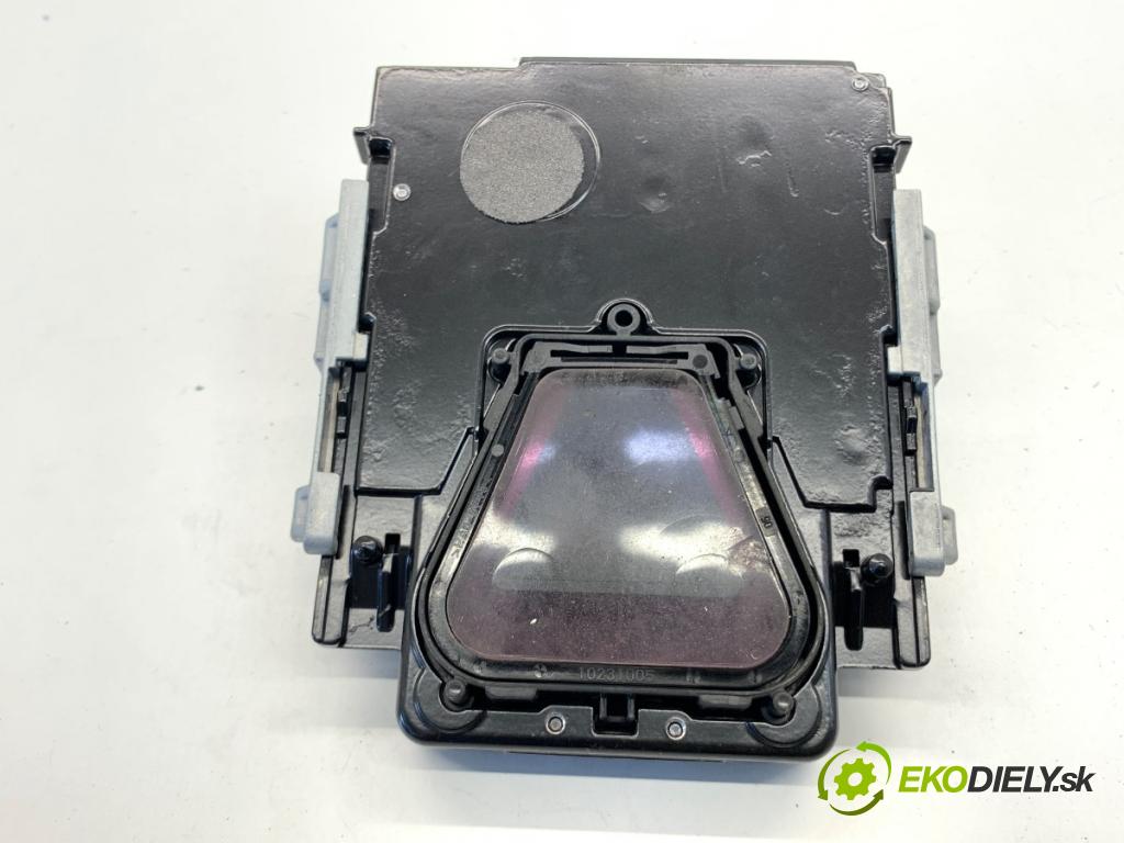 AUDI A4 B9 Kombi 2018 140 kW 2.0 TDI quattro 1968 KAMERA okna prednej 8W0907217C