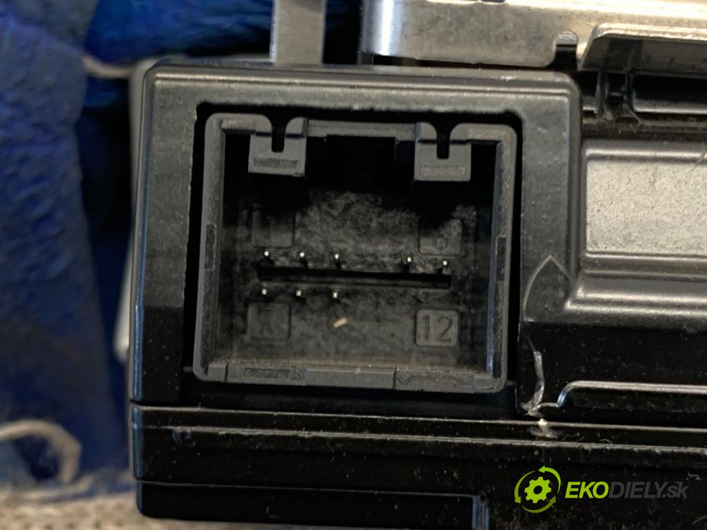 AUDI A4 B9 Kombi 2018 140 kW 2.0 TDI quattro 1968 KAMERA okna prednej 8W0907217C