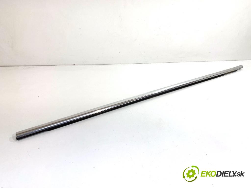 AUDI A4 B9 Kombi 2018 140 kW 2.0 TDI quattro 1968 lišta Sbírání: přední část levý chróm 8W0853283