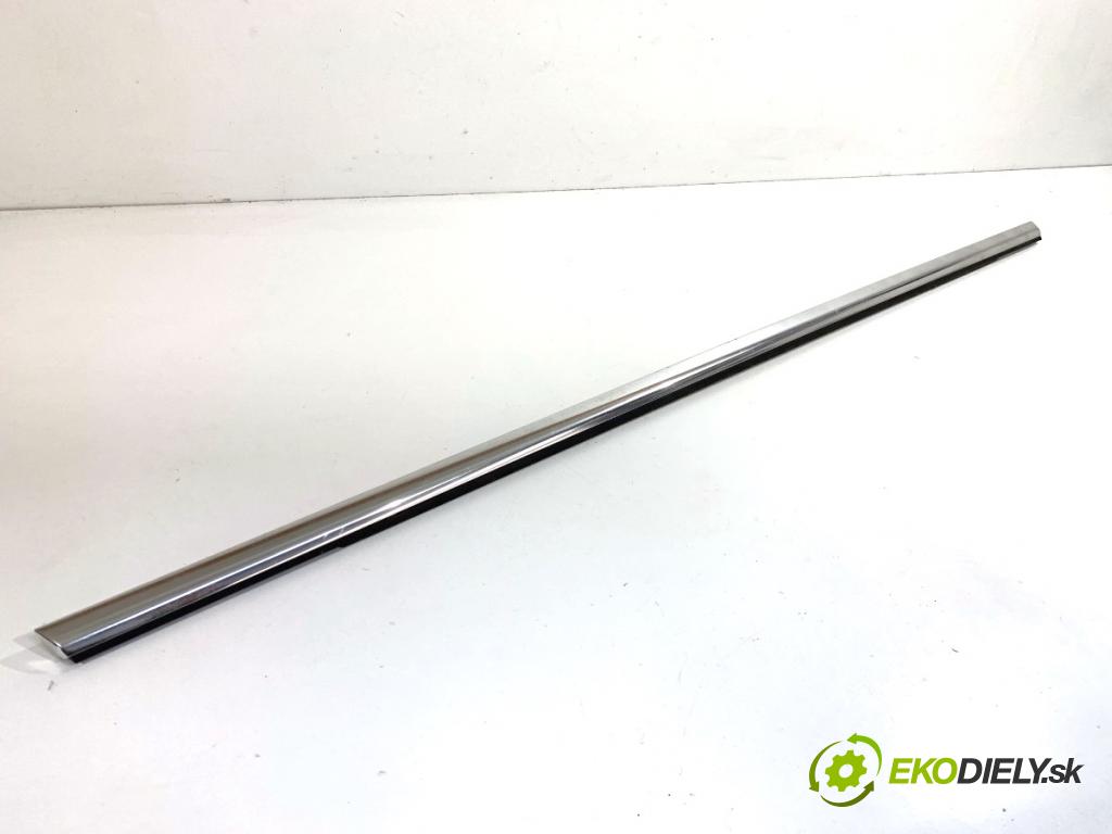 AUDI A4 B9 Kombi 2018 140 kW 2.0 TDI quattro 1968 lišta Sbírání: zadní část levý chróm 8W0853763