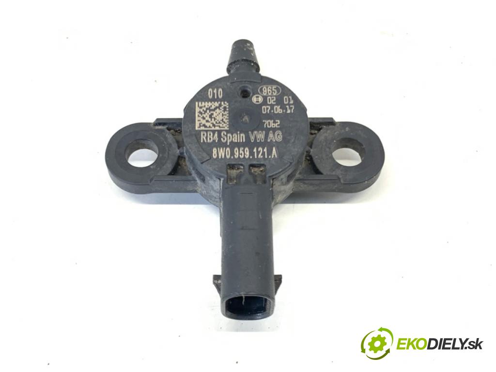 AUDI A4 B9 Kombi 2018 140 kW 2.0 TDI quattro 1968 Snímač nárazu 8W0959121A (Snímač nárazu)