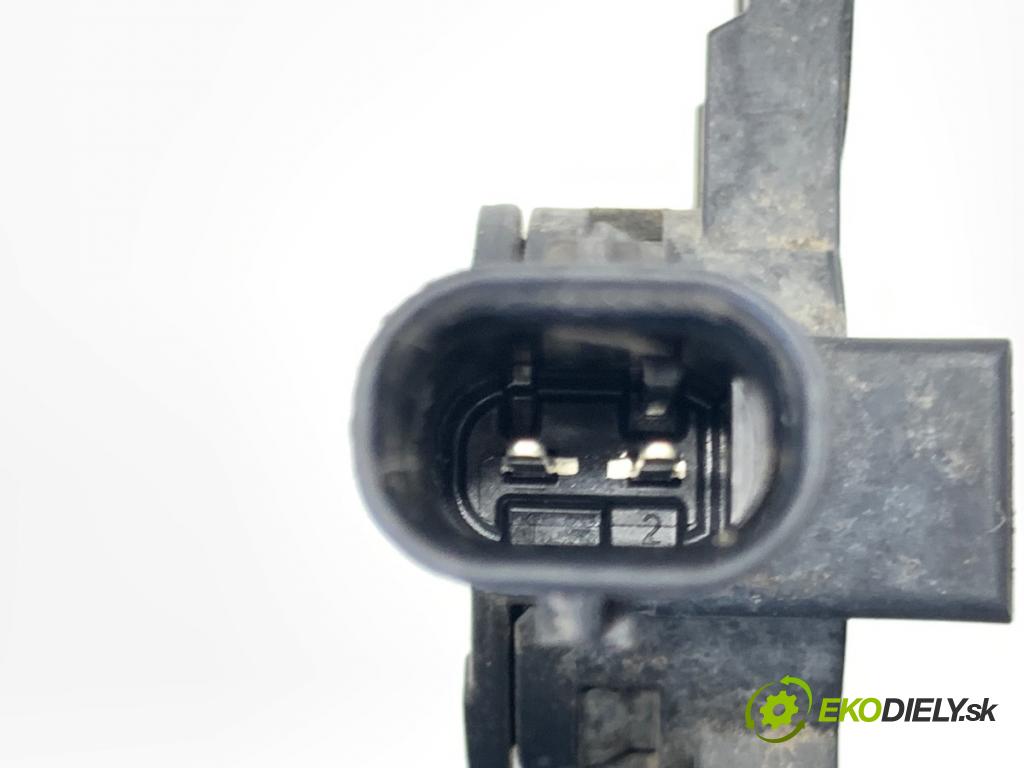 AUDI A4 B9 Kombi 2018 140 kW 2.0 TDI quattro 1968 Snímač nárazu 8W0959121A (Snímač nárazu)