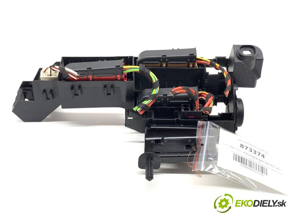 AUDI A4 B9 Kombi 2018 140 kW 2.0 TDI quattro 1968 Skrinka poistková 8W0971845AH (Poistková skrinka)