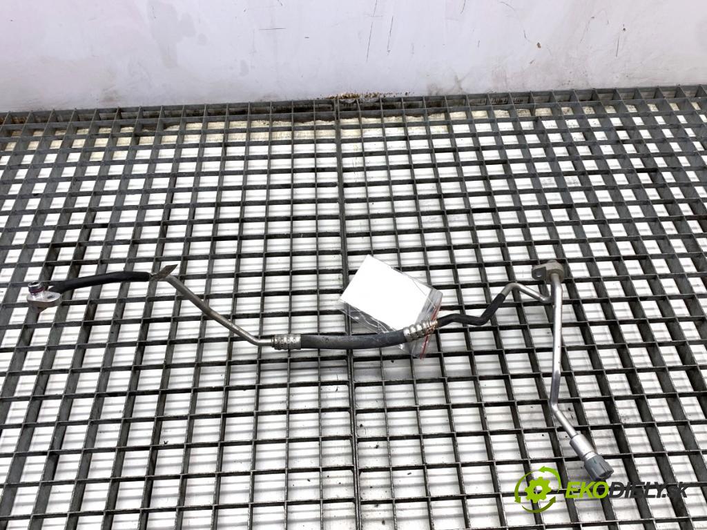 AUDI A4 B9 Kombi 2018 140 kW 2.0 TDI quattro 1968 rúrka klimatizace 8W1816720 (Trubka klimatizace)