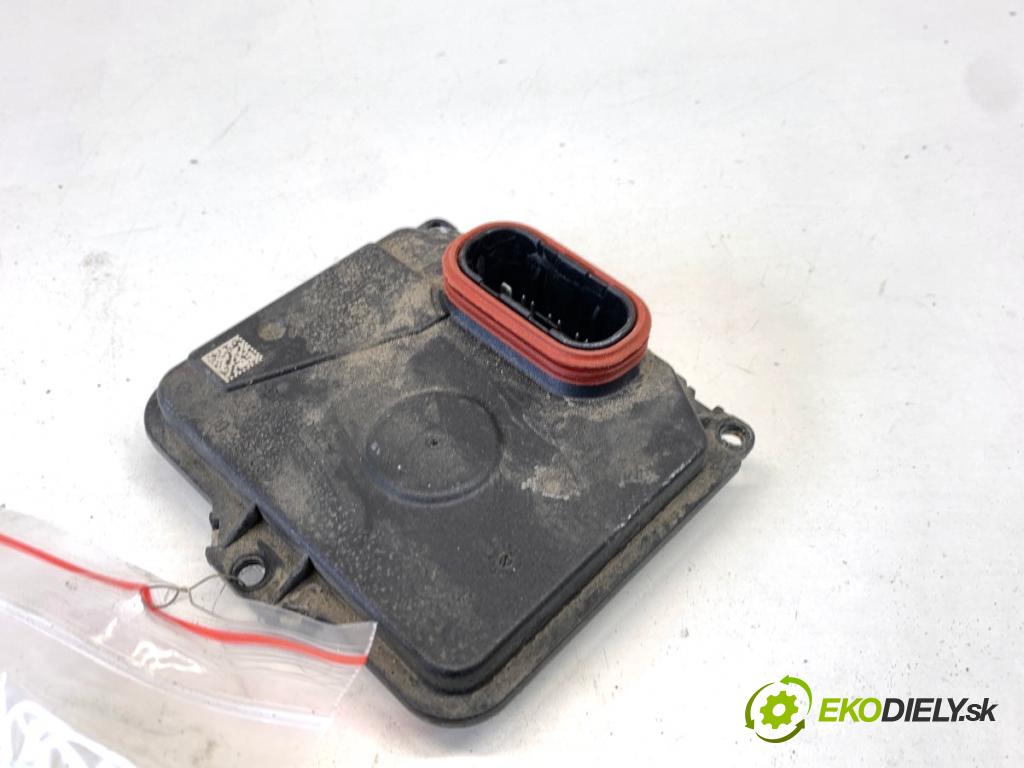 AUDI A4 B9 Kombi 2018 140 kW 2.0 TDI quattro 1968 měnič XENON 4M0907397AC (Řídící jednotka xenonu)