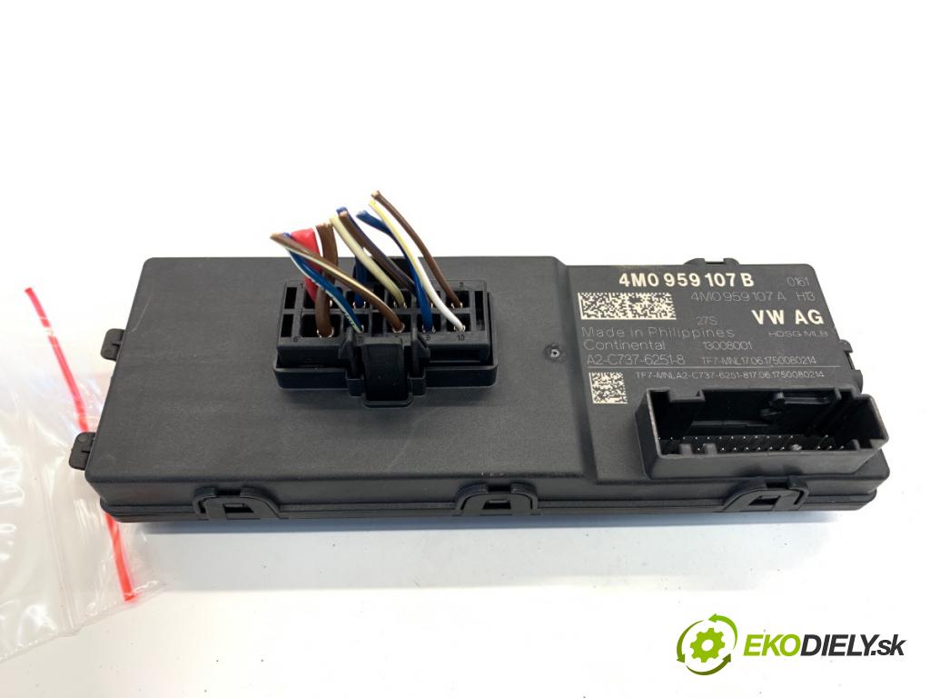 AUDI A4 B9 Kombi 2018 140 kW 2.0 TDI quattro 1968 Modul dverí 4M0959107B