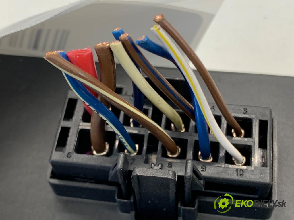 AUDI A4 B9 Kombi 2018 140 kW 2.0 TDI quattro 1968 Modul dverí 4M0959107B