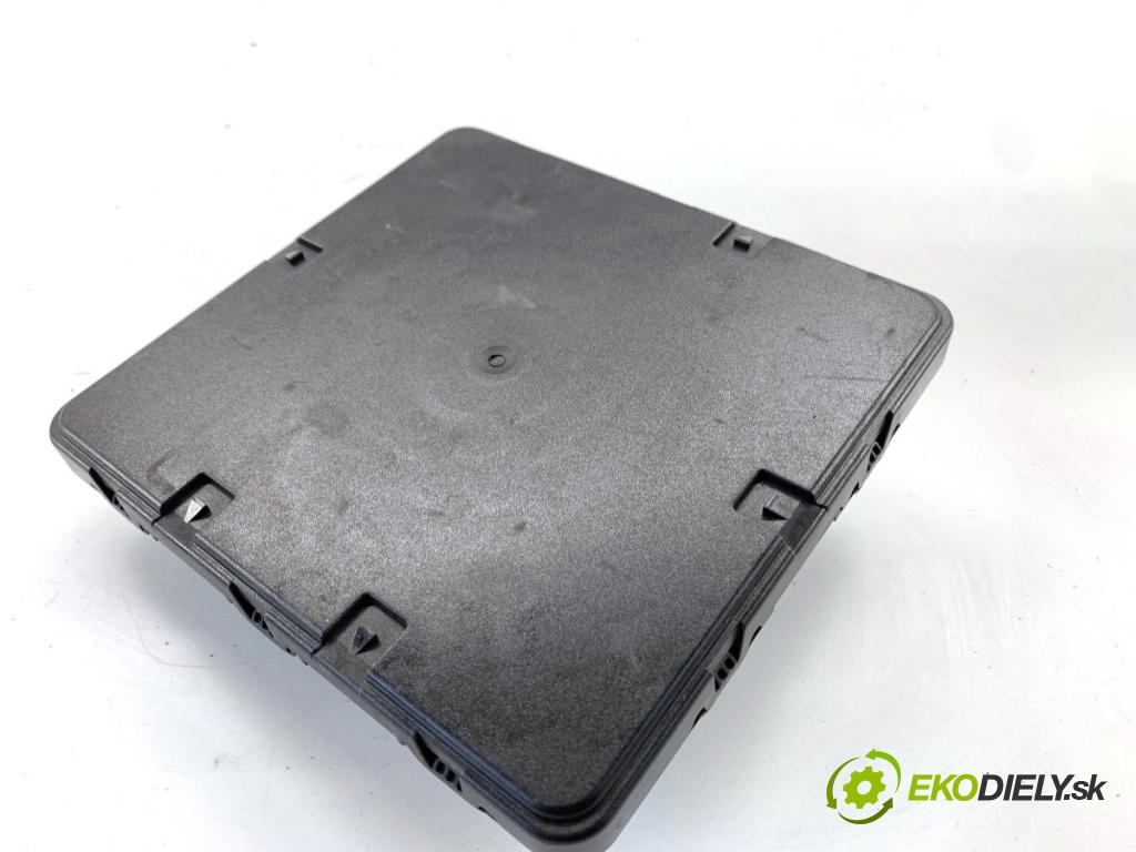 AUDI A4 B9 Kombi 2018 140 kW 2.0 TDI quattro 1968 modul komfortu 8W0907064DB (Komfortní modul)