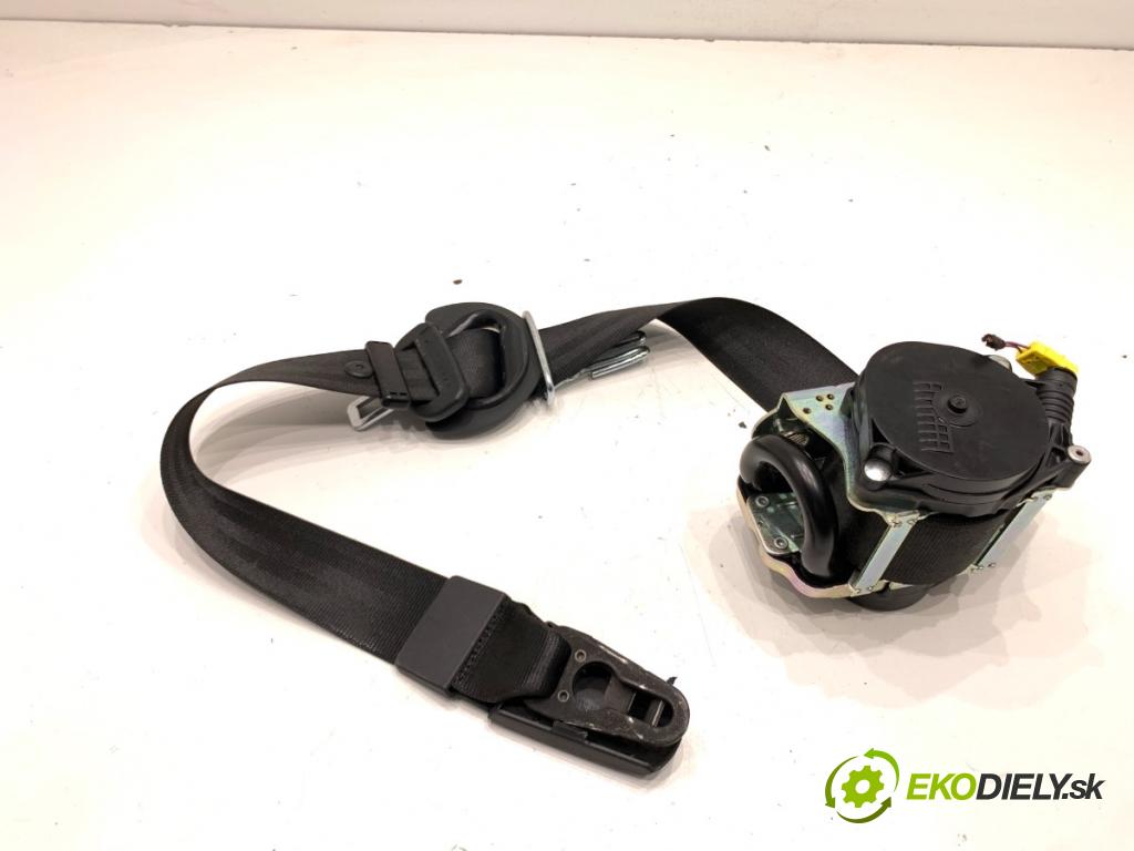 AUDI A4 B9 Kombi 2018 140 kW 2.0 TDI quattro 1968 držák bezpečnost pravý přední část 635372400A