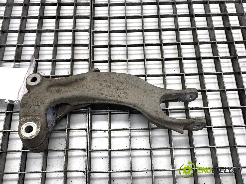 AUDI A4 B9 Kombi 2018 140 kW 2.0 TDI quattro 1968 Rameno Uchytenie tlmiča ľavy 8W0413037