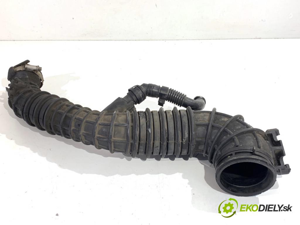 VW TRANSPORTER T5 Autobus 2014 75 kW 1.9 TDI 1896 Rúra vzduchu 7E0129615D