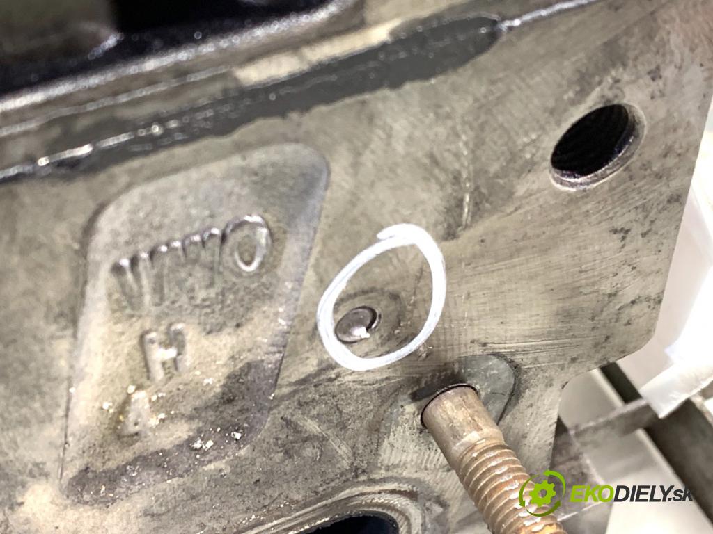 VW TRANSPORTER T5 Autobus 2014 75 kW 1.9 TDI 1896 Hlava valcov 03L103373G (Hlava valcov)