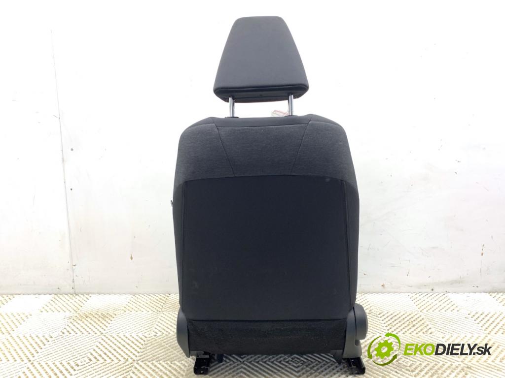 TOYOTA YARIS IV liftback 2022 92 kW 1.5 (MXPA11) 1490 Sedadlo pravy predný