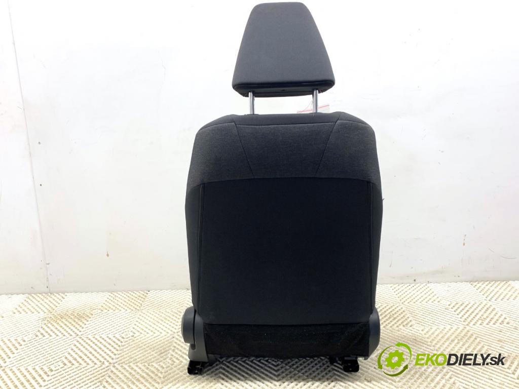 TOYOTA YARIS IV liftback 2022 92 kW 1.5 (MXPA11) 1490 sedadlo levý přední část