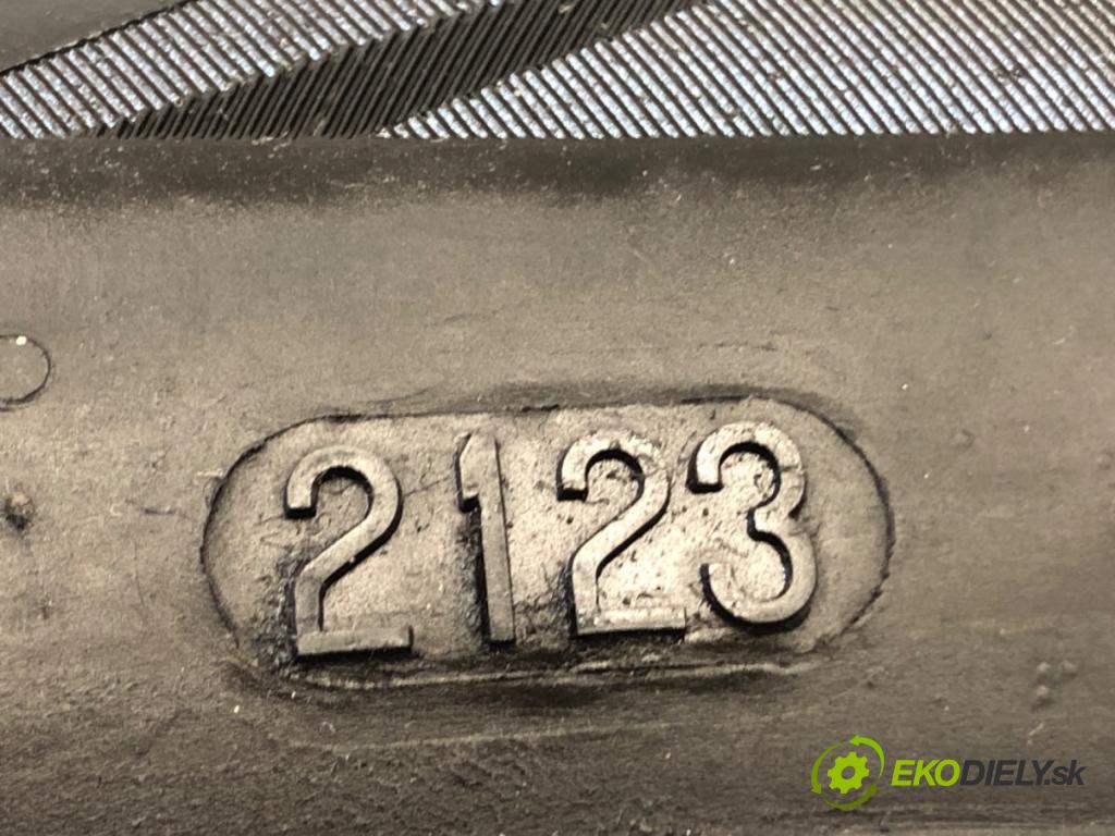 --- ---      PNEUMATIKA: 4X 205/55 18" CONTINENTAL