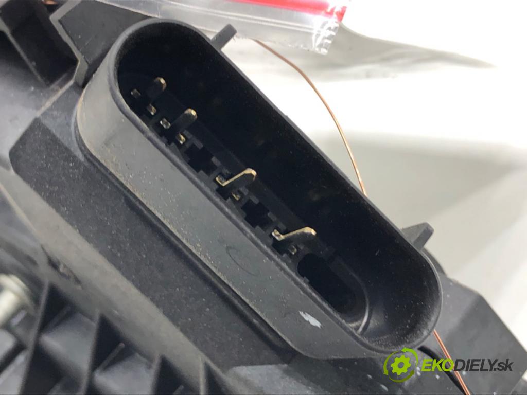 FORD TRANSIT COURIER nadwozie wielkoprzestrzenne (MPV) 2019 55 kW 1.5 TDCi 1499 zámok Dvere pravy predný BM5A-A21812-BH