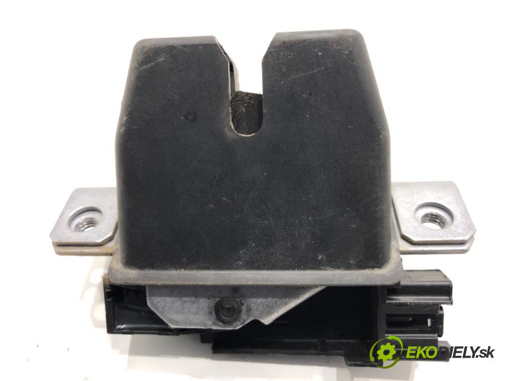 FORD TRANSIT COURIER nadwozie wielkoprzestrzenne (MPV) 2019 55 kW 1.5 TDCi 1499 zámok dveří zadní část 