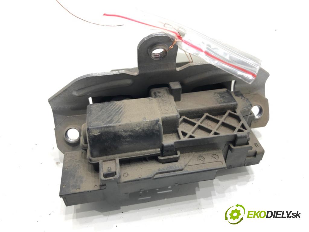 FORD TRANSIT COURIER nadwozie wielkoprzestrzenne (MPV) 2019 55 kW 1.5 TDCi 1499 zámok dverí zad