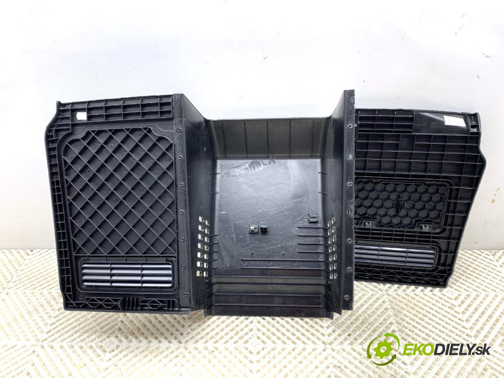 AUDI A8 D4 sedan 2015 368 kW 6.3 W12 quattro 6299 tapacír zadnej STENY: kufra 4H0863721BF