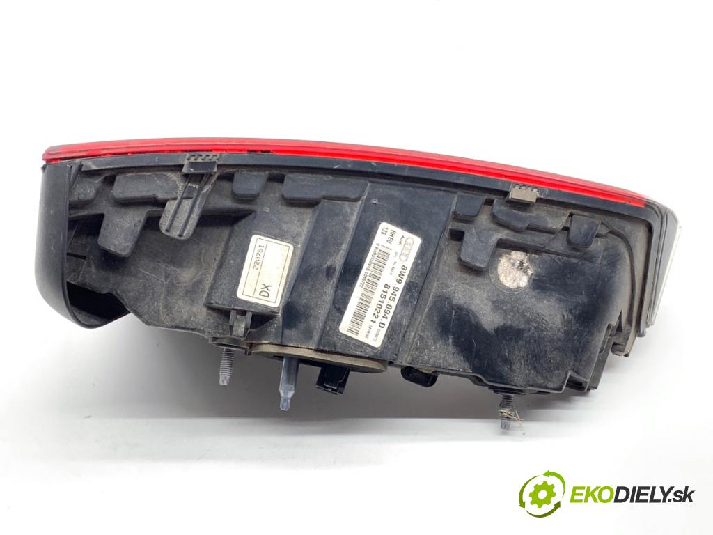 AUDI A4 B9 Kombi 2018 140 kW 2.0 TDI quattro 1968 světlo zadní část pravá vnitřní 8W9945094D (Klika dveří ostatní)