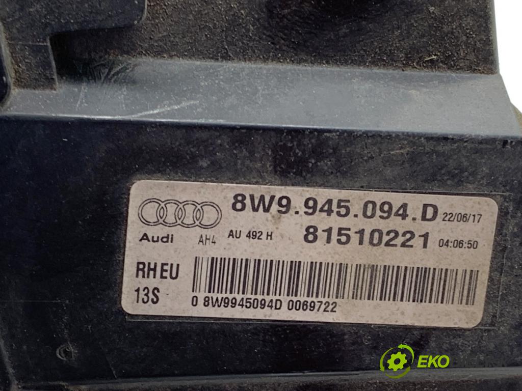 AUDI A4 B9 Kombi 2018 140 kW 2.0 TDI quattro 1968 světlo zadní část pravá vnitřní 8W9945094D (Klika dveří ostatní)