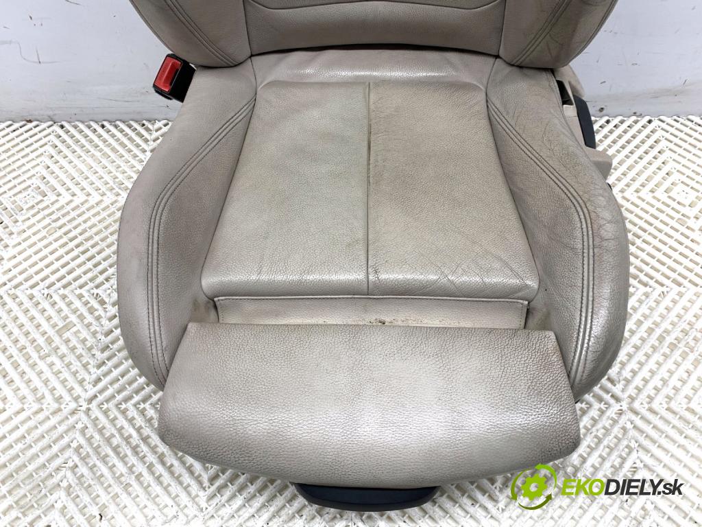 BMW F30 sedan 2016 140 kW 320 d xDrive 1995 Sedadlo ľavy predný