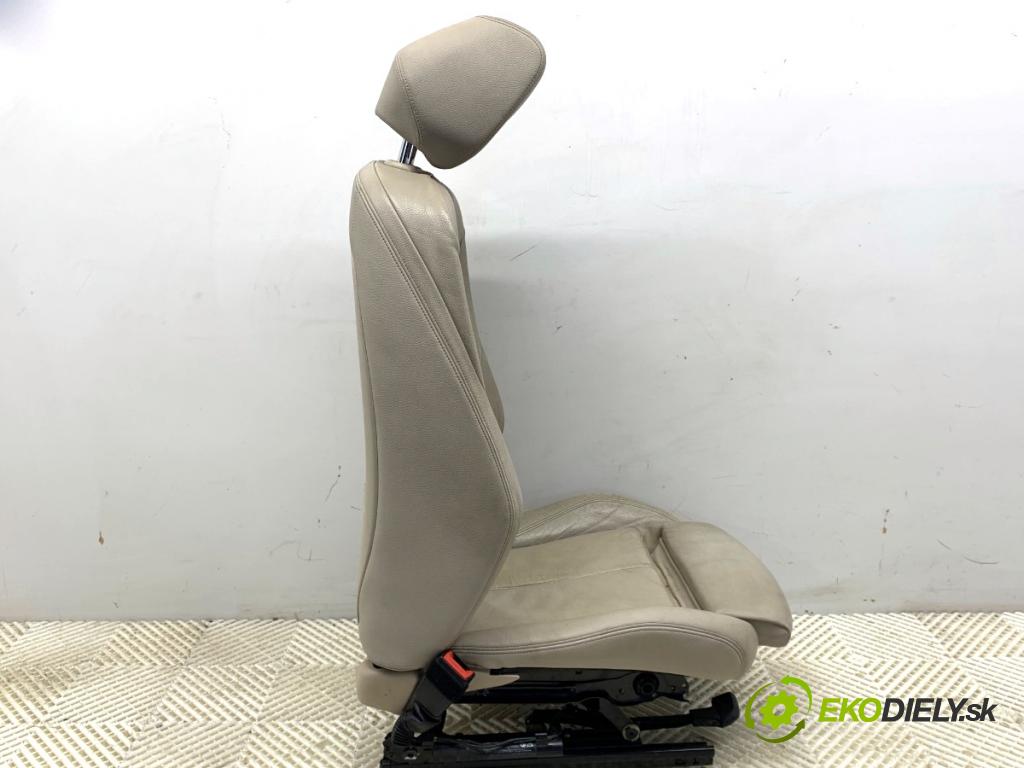 BMW F30 sedan 2016 140 kW 320 d xDrive 1995 Sedadlo ľavy predný