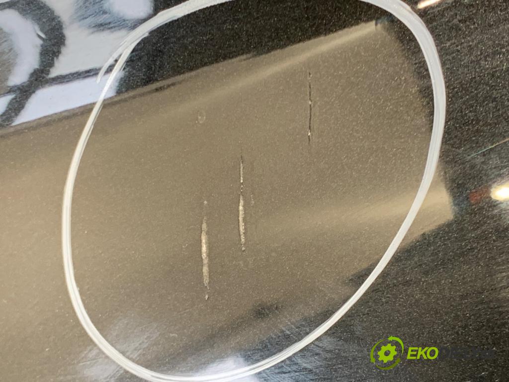 BMW F30 sedan 2016 140 kW 320 d xDrive 1995 Blatník ľavy predný 475