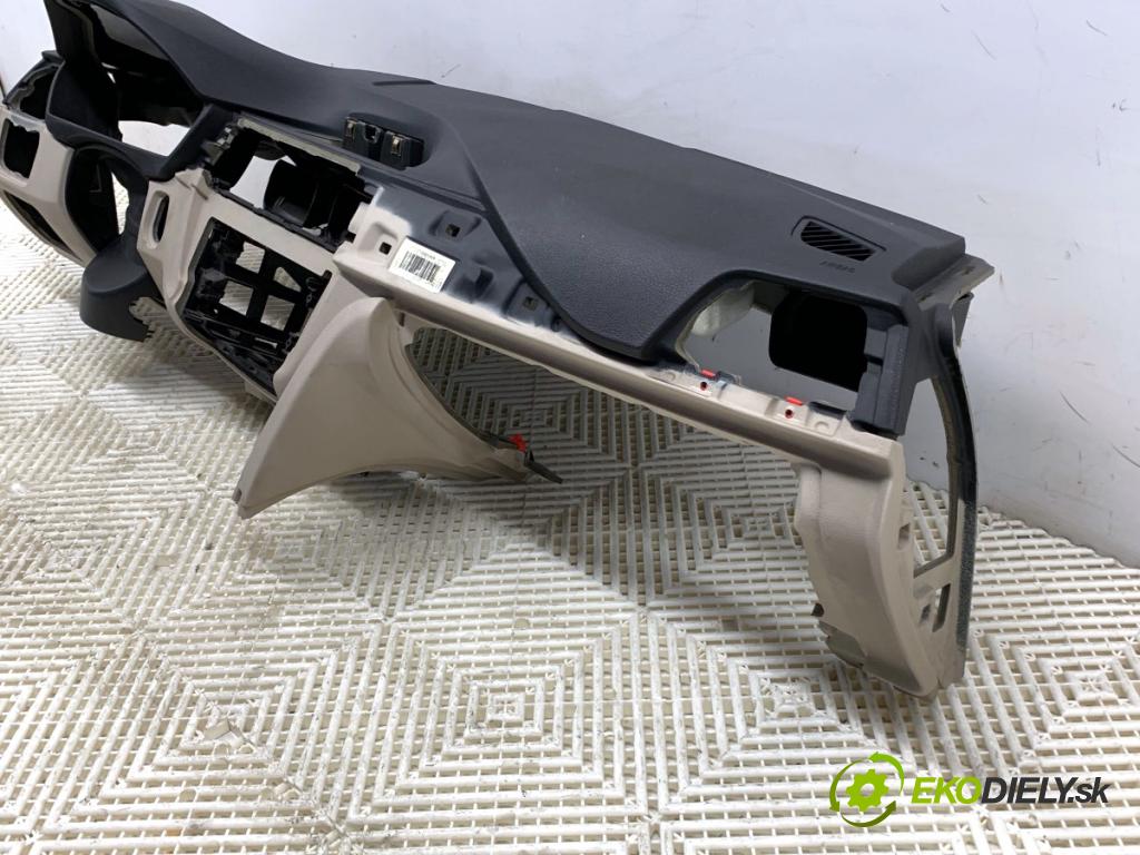 BMW F30 sedan 2016 140 kW 320 d xDrive 1995 Palubná doska VANKÚŠ: spolujazdca 9218490