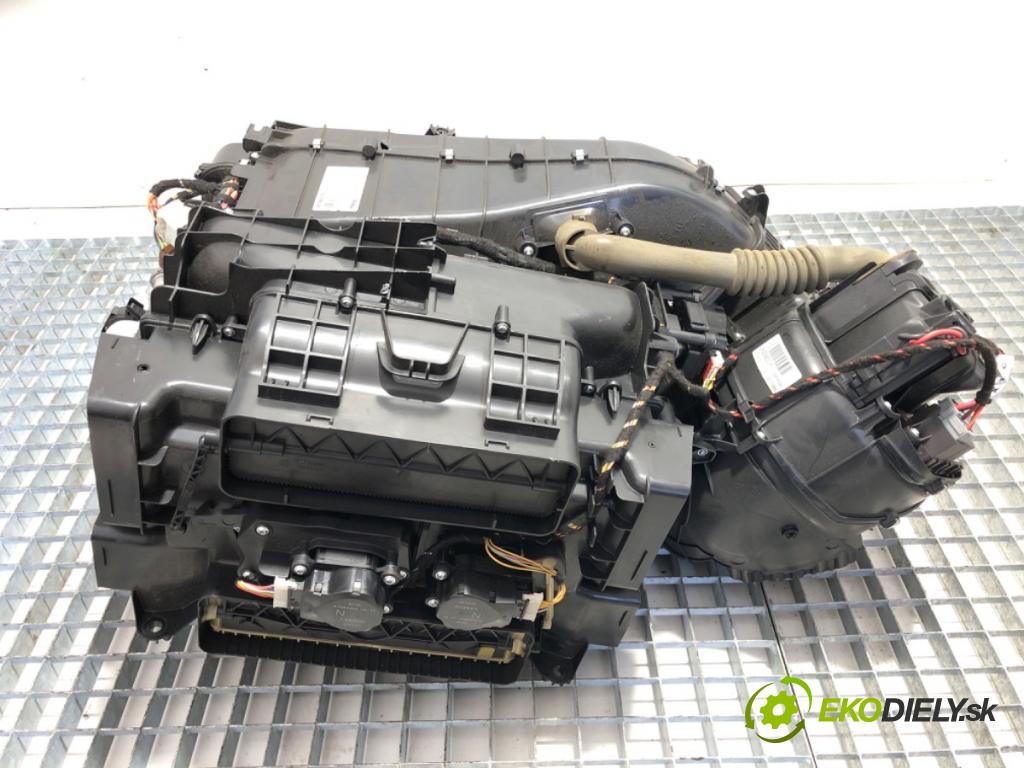 RENAULT TRUCKS T Platforma / podwozie 2020 338 kW T460 338 kW [460 KM] olej napędowy 2013 - 2022 10837 Výhrevné teleso, radiátor kúrenia KOMBAJN 7484593226