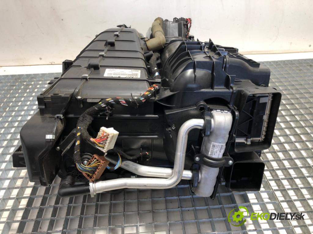 RENAULT TRUCKS T Platforma / podwozie 2020 338 kW T460 338 kW [460 KM] olej napędowy 2013 - 2022 10837 Výhrevné teleso, radiátor kúrenia KOMBAJN 7484593226