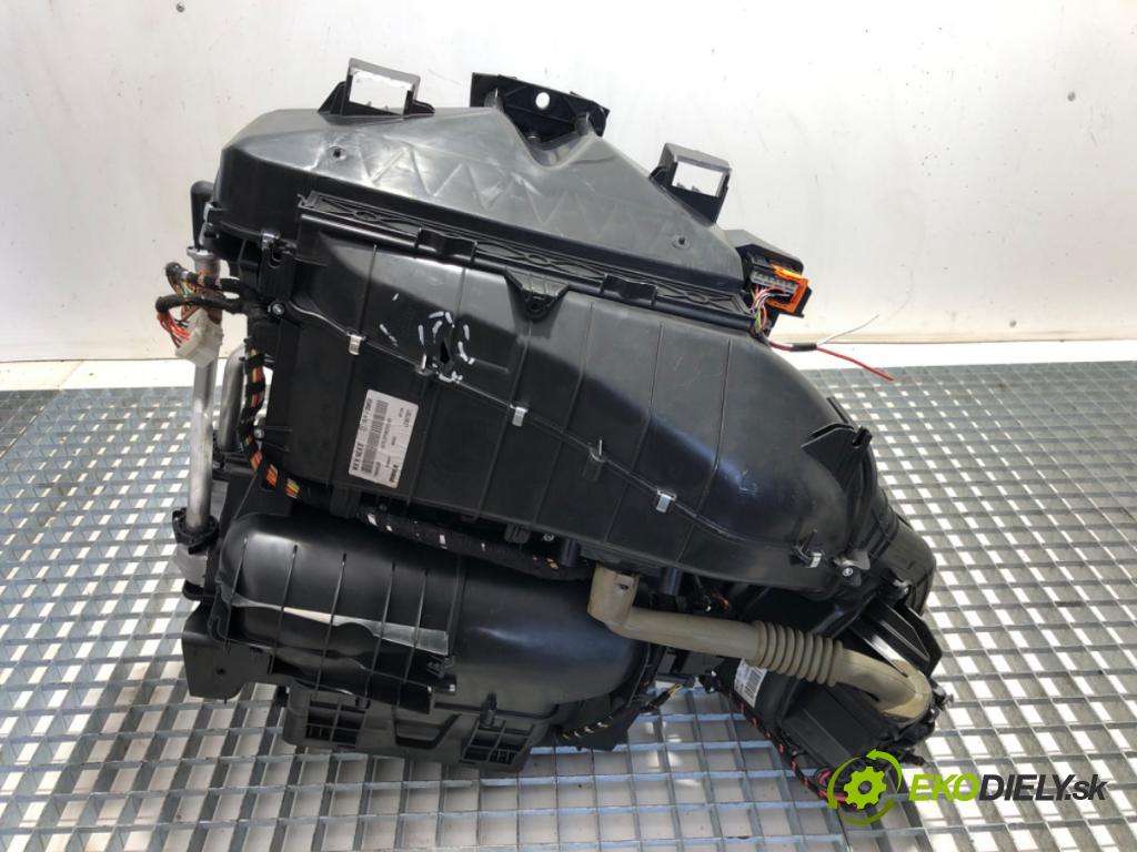 RENAULT TRUCKS T Platforma / podwozie 2020 338 kW T460 338 kW [460 KM] olej napędowy 2013 - 2022 10837 Výhrevné teleso, radiátor kúrenia KOMBAJN 7484593226