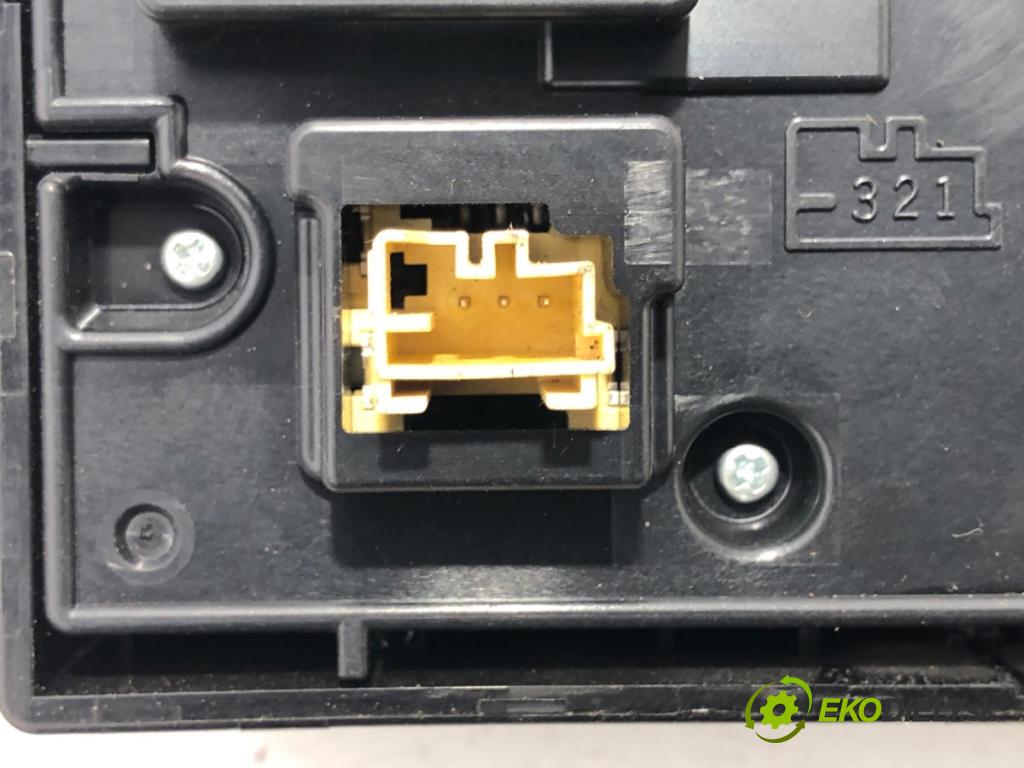 RENAULT TRUCKS T Platforma / podwozie 2020 338 kW T460 338 kW [460 KM] olej napędowy 2013 - 2022 10837 Panel ovládania kúrenia 22247445 (Prepínacie páčky pod volantom)