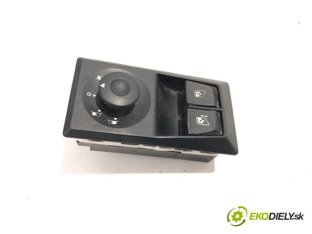 RENAULT TRUCKS T Platforma / podwozie 2020 338 kW T460 338 kW [460 KM] olej napędowy 2013 - 2022 10837 Prepínač okien 23391480 (Prepínacie páčky pod volantom)