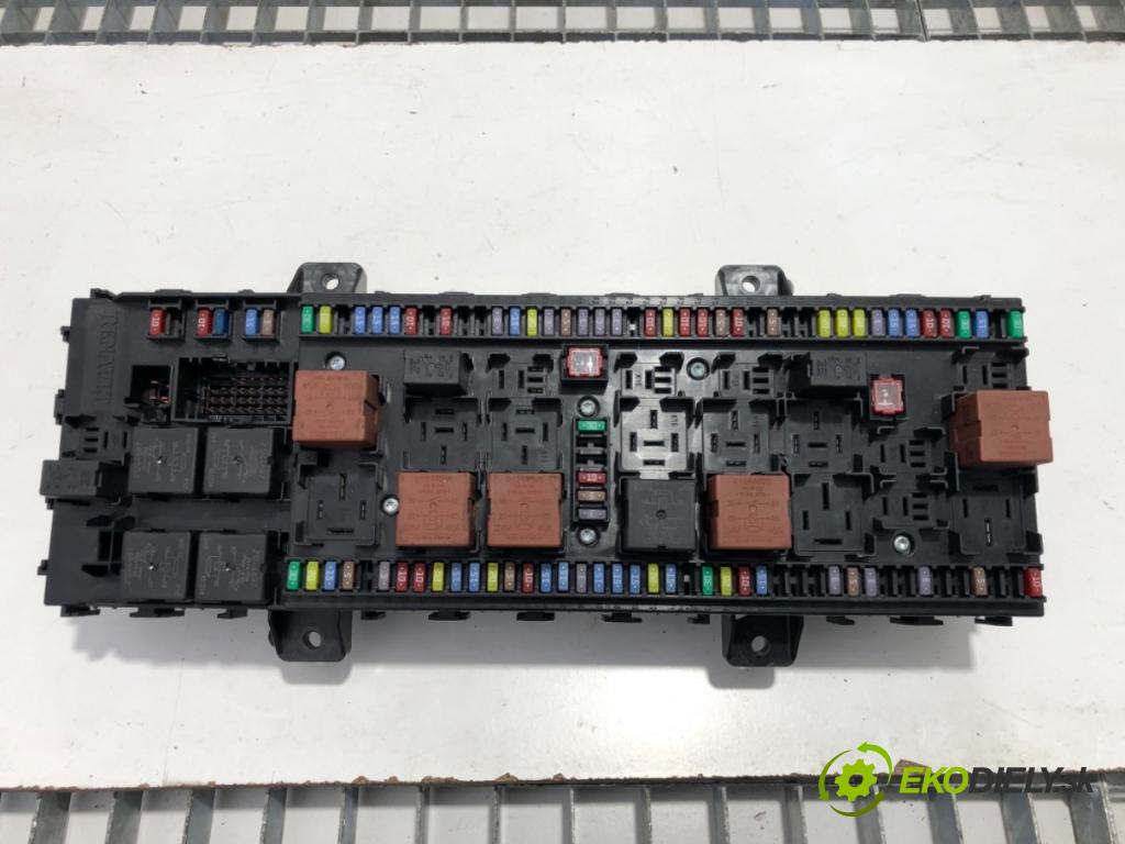 RENAULT TRUCKS T Platforma / podwozie 2020 338 kW T460 338 kW [460 KM] olej napędowy 2013 - 2022 10837 skříňka poistková 23762546 (Pojistková skříňka)