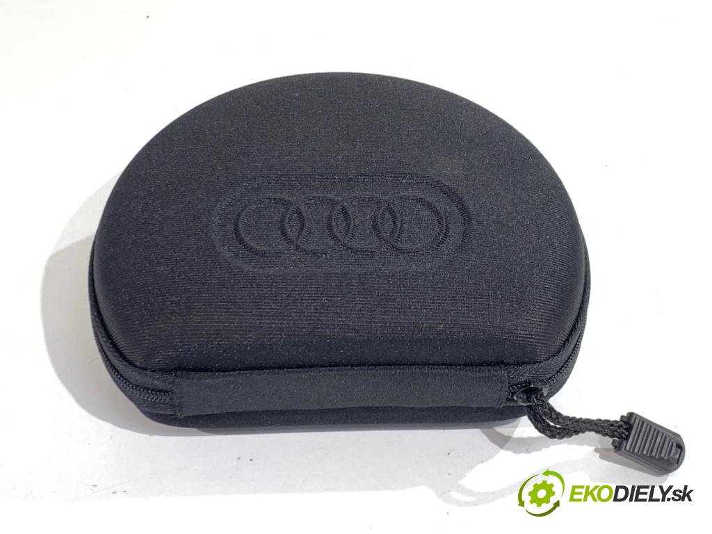 AUDI A8 D4 sedan 2015 368 kW 6.3 W12 quattro 6299 pravý zadní část 