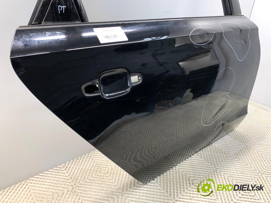 AUDI A8 D4 sedan 2015 368 kW 6.3 W12 quattro 6299 Dvere pravy zad LONG