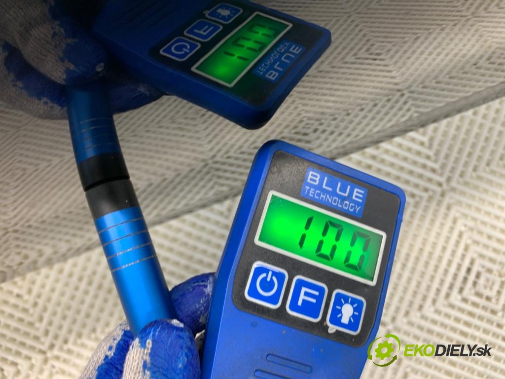 AUDI A8 D4 sedan 2015 368 kW 6.3 W12 quattro 6299 Dvere pravy zad LONG