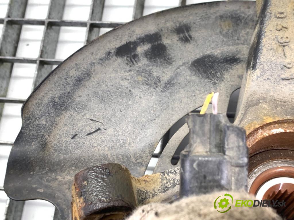 FORD FIESTA MK8 liftback 2021 55 kW 1.1 Ti-VCT 1084 náboj ľavy predný