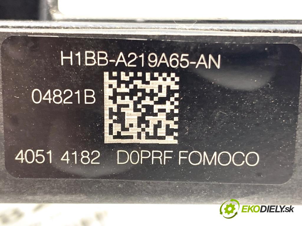 FORD FIESTA MK8 liftback 2021 55 kW 1.1 Ti-VCT 1084 zámok dveře levý přední část