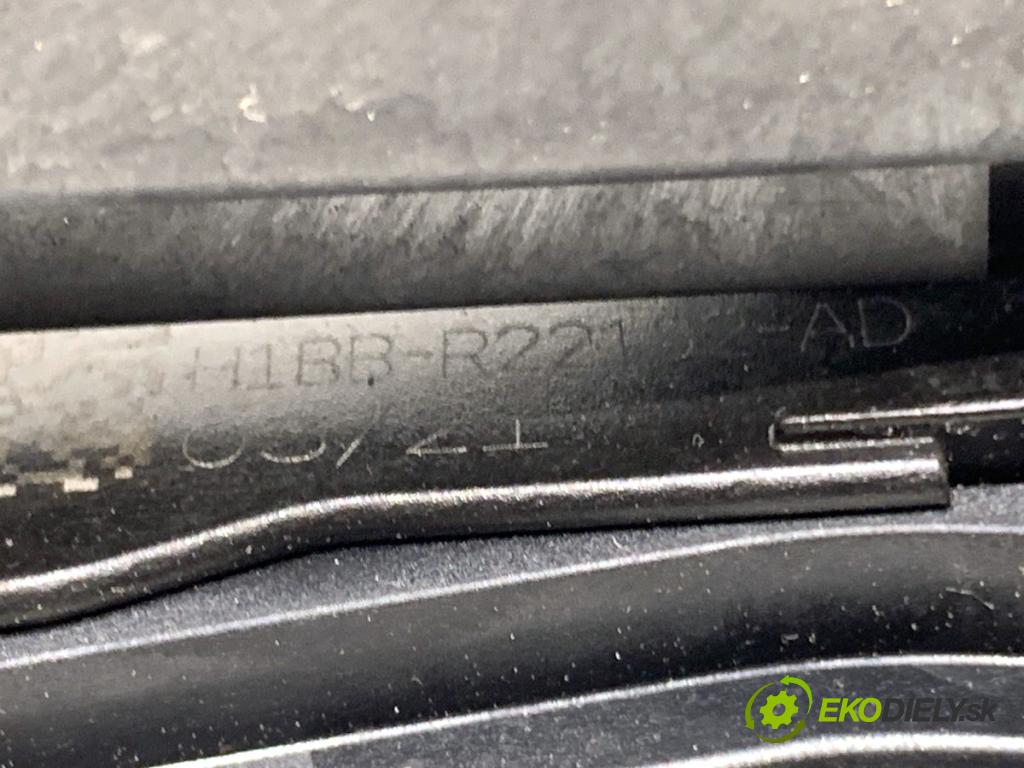 FORD FIESTA MK8 liftback 2021 55 kW 1.1 Ti-VCT 1084 zámok dveře levý přední část