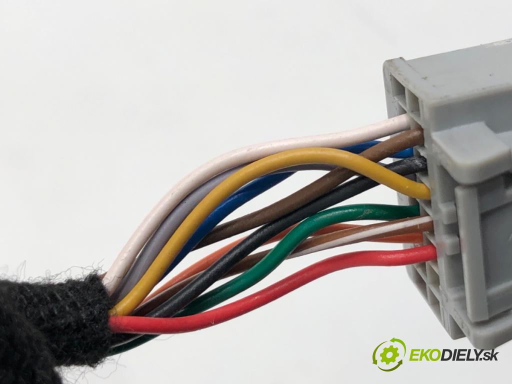 FORD FIESTA MK8 liftback 2021 55 kW 1.1 Ti-VCT 1084 Spätné zrkadlo ľavy