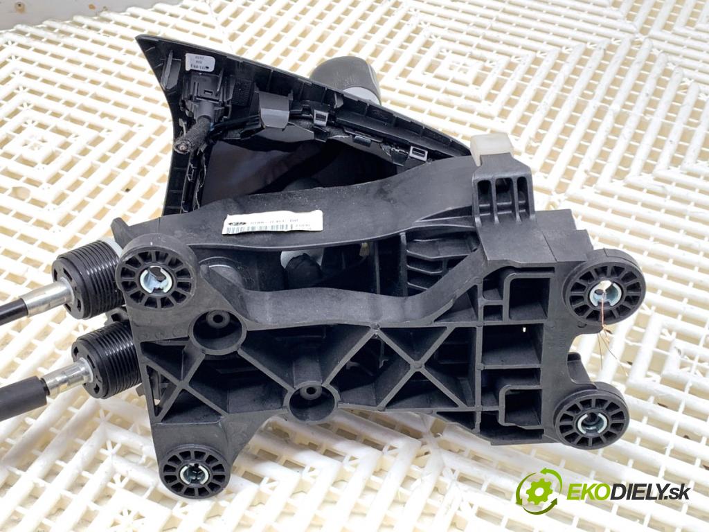 FORD FIESTA MK8 liftback 2021 55 kW 1.1 Ti-VCT 1084 Kulisa H1BR-7C453-DAF (Rýchlostná páka (kulisa))